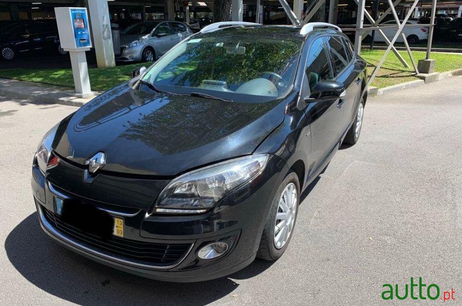 2013' Renault Megane Sport Tourer photo #3