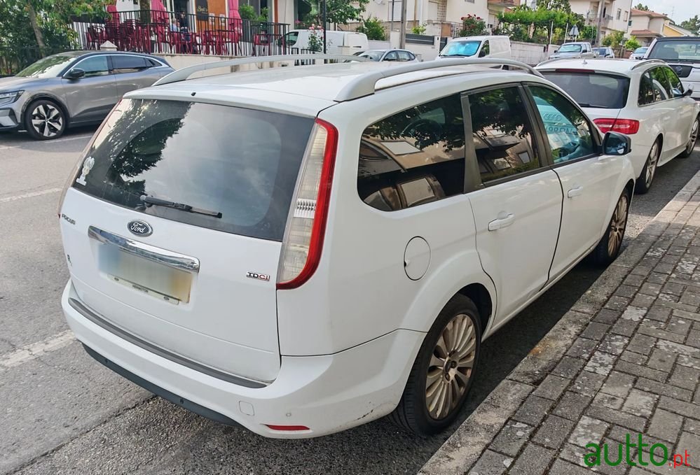 2008' Ford Focus Sw photo #2