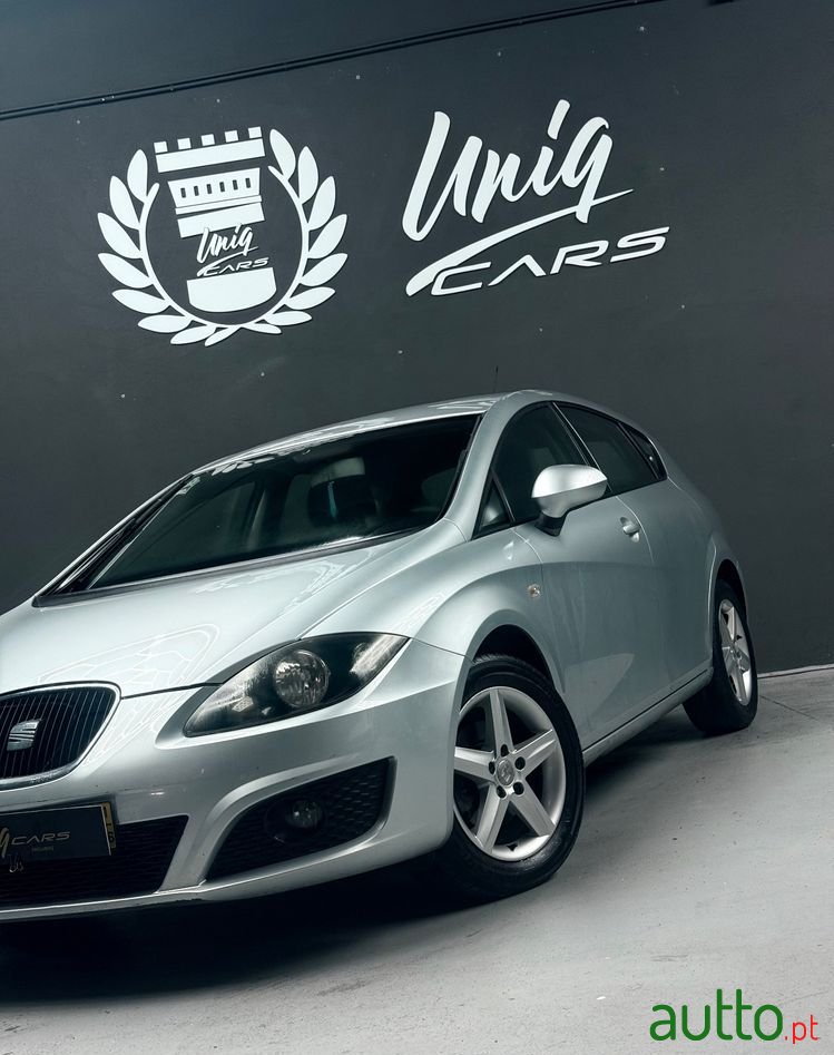 2011' SEAT Leon photo #1