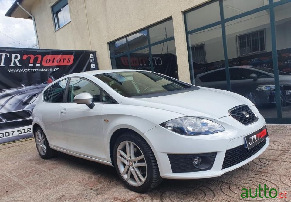 2012' SEAT Leon photo #4