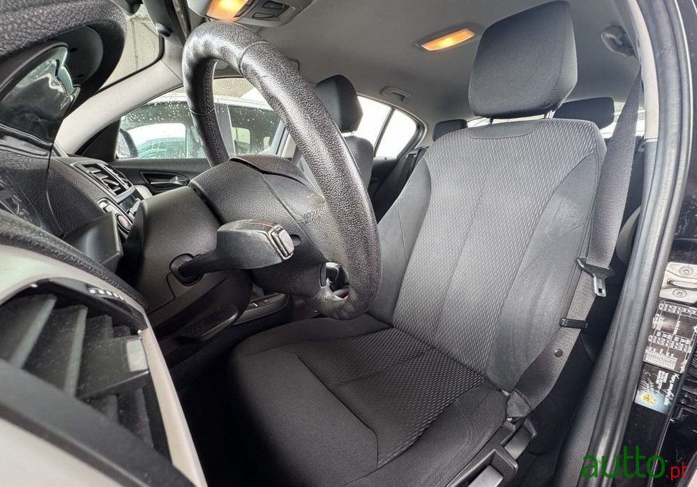 2016' BMW Série 1 D Line Urban photo #3