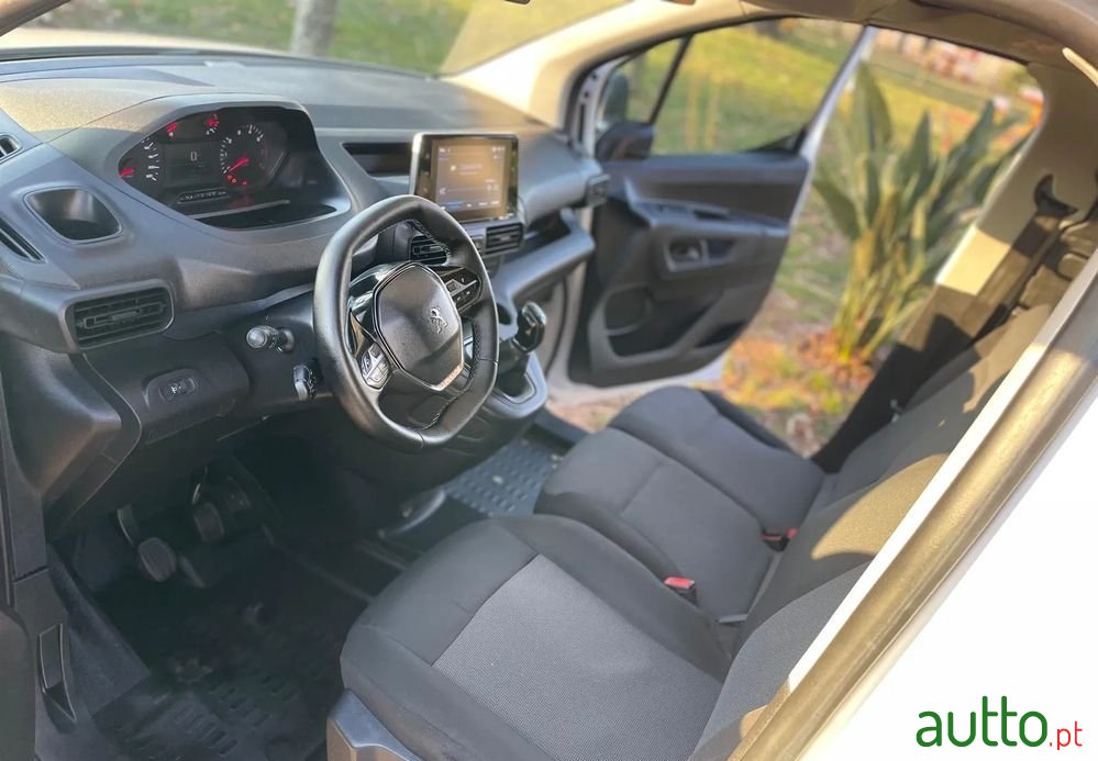 2019' Peugeot Partner photo #5