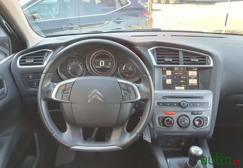 2017' Citroen C4 photo #3