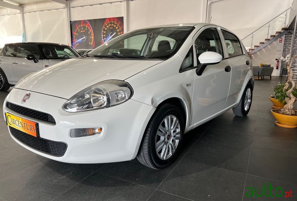 2017' Fiat Punto photo #2