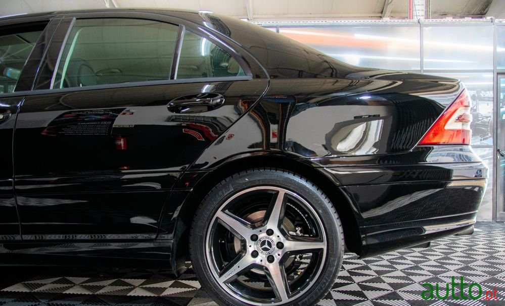2005' Mercedes-Benz Classe C photo #5