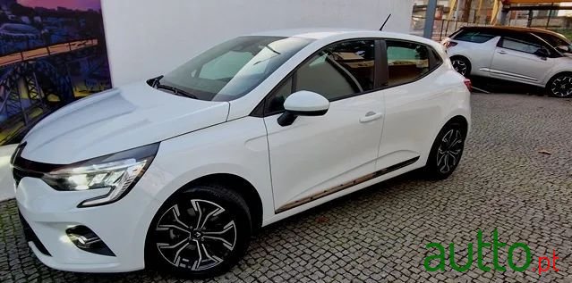 2021' Renault Clio photo #3