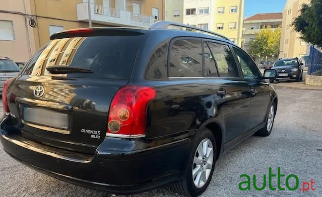 2005' Toyota Avensis Sw photo #4