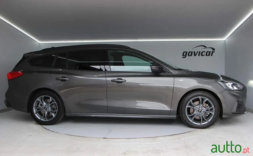 2020' Ford Focus Sw photo #3