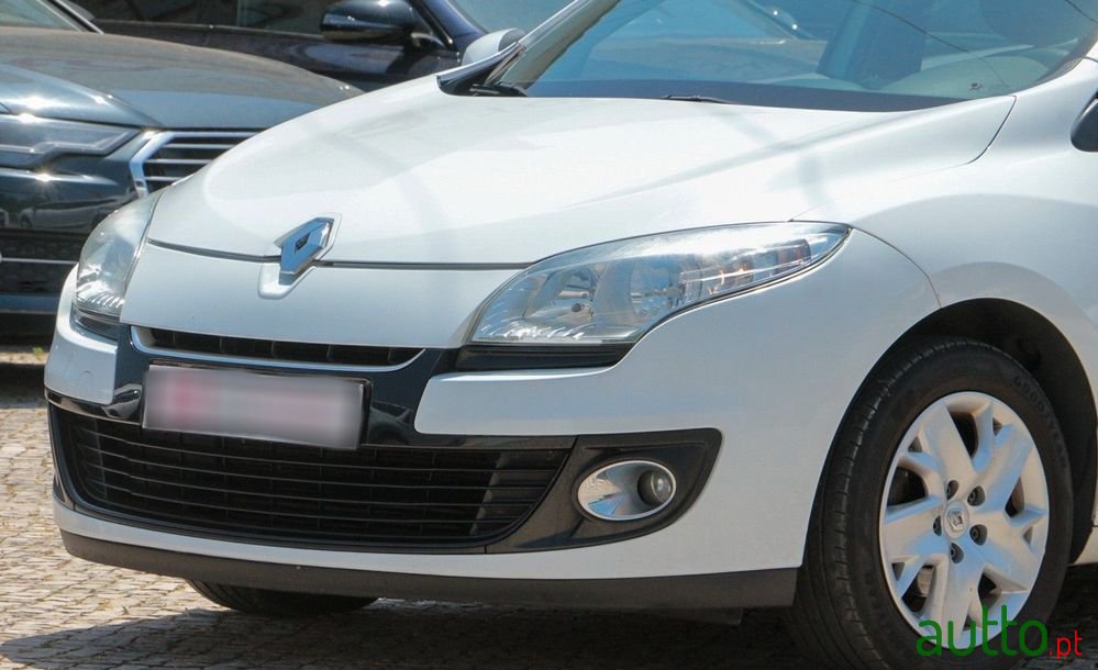 2013' Renault Megane Sport Tourer photo #6