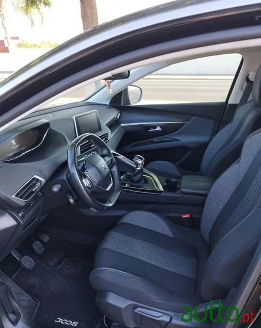 2018' Peugeot 3008 photo #1