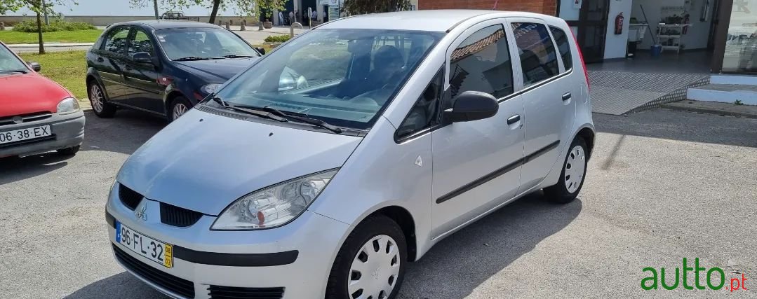 2008' Mitsubishi Colt photo #1