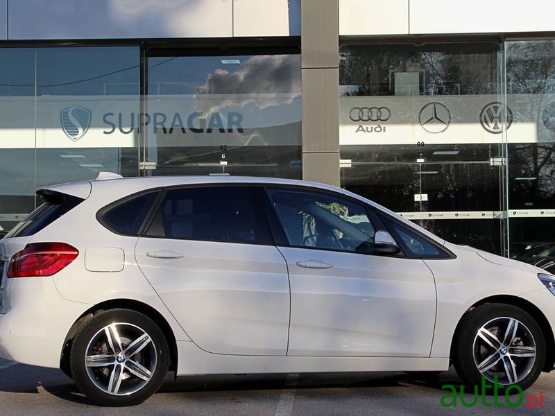 2017' BMW 216 Active Tourer photo #3