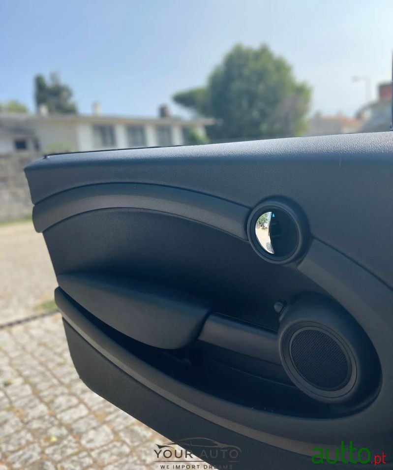 2014' MINI Cabrio Cooper photo #6