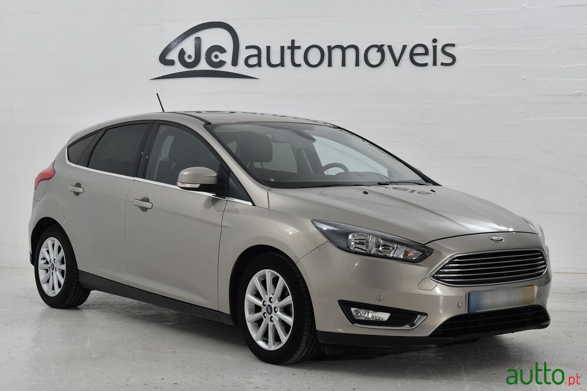 2017' Ford Focus photo #1