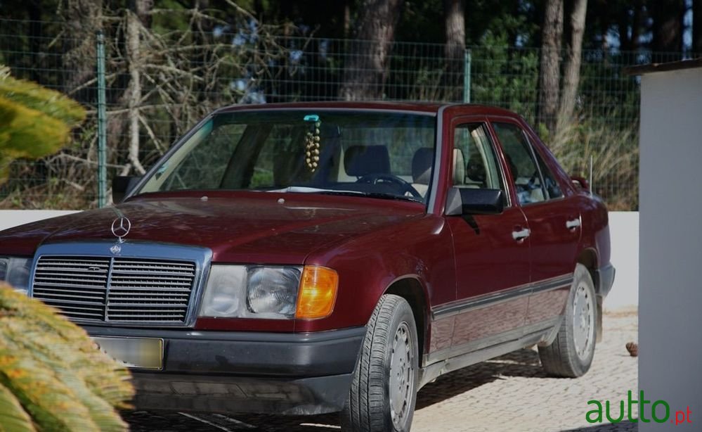 1986' Mercedes-Benz 200 Standard photo #1