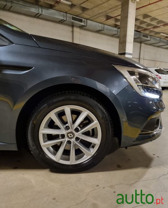 2017' Renault Megane Sport Tourer photo #6