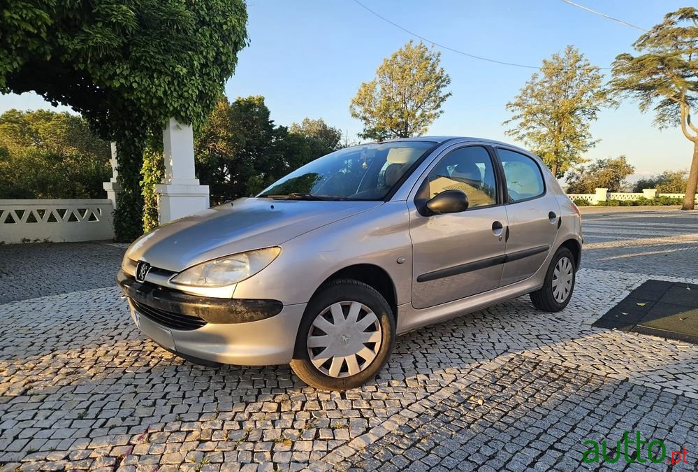 2001' Peugeot 206 photo #1
