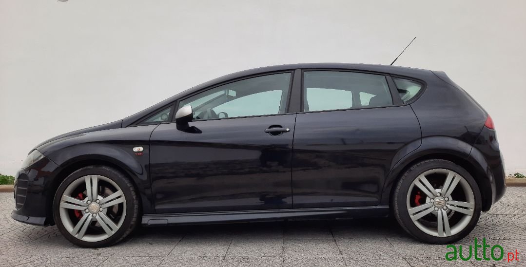 2007' SEAT Leon photo #3