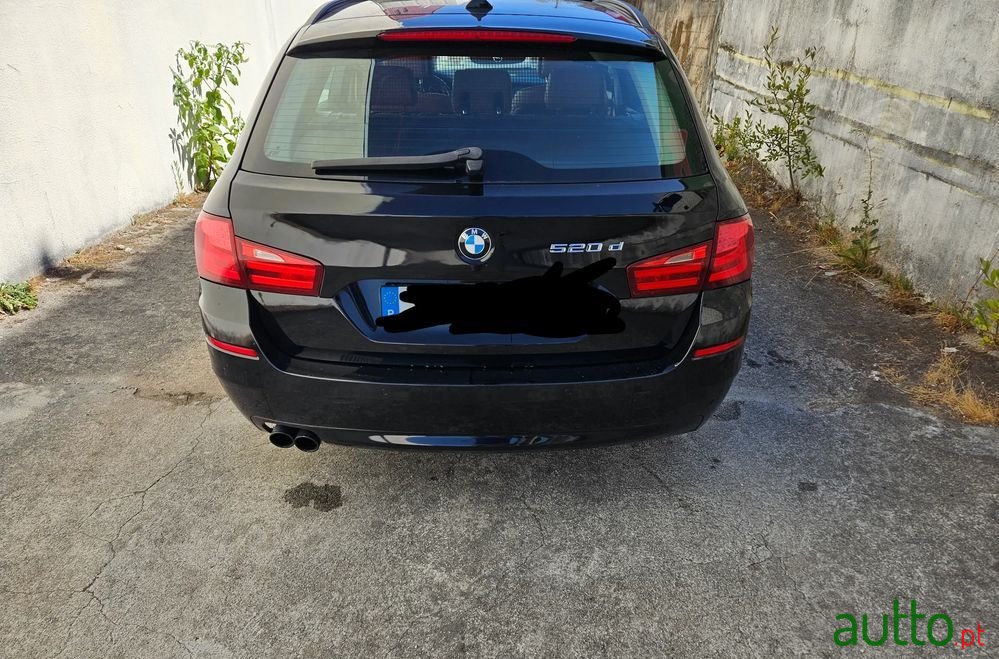 2010' BMW Série 5 D Touring photo #5