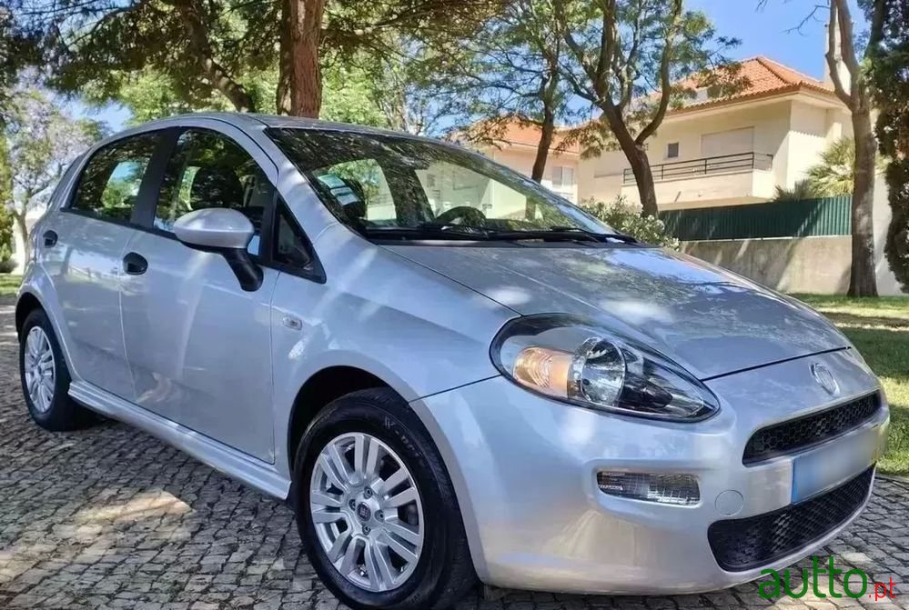 2014' Fiat Punto 1.2 Lounge S&S photo #4