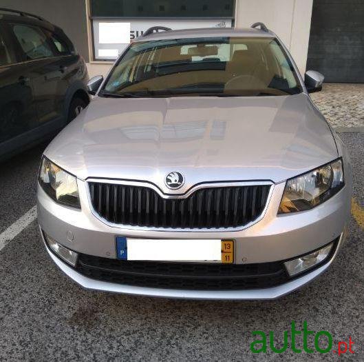 2013' Skoda Octavia Break photo #3