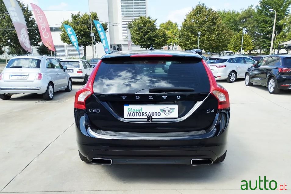 2015' Volvo V60 photo #5