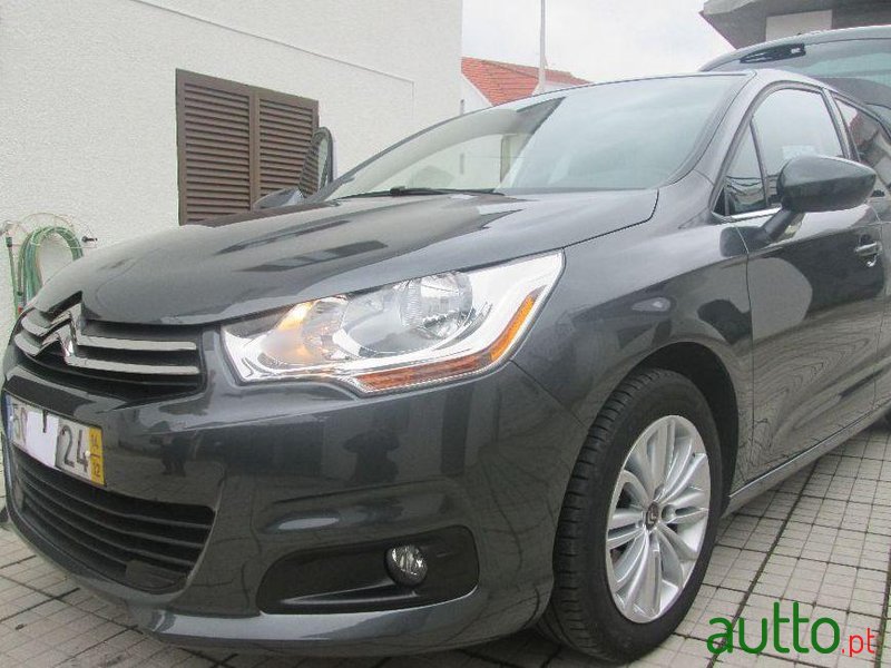 2014' Citroen C4 1.2 Thp 130Cv photo #1