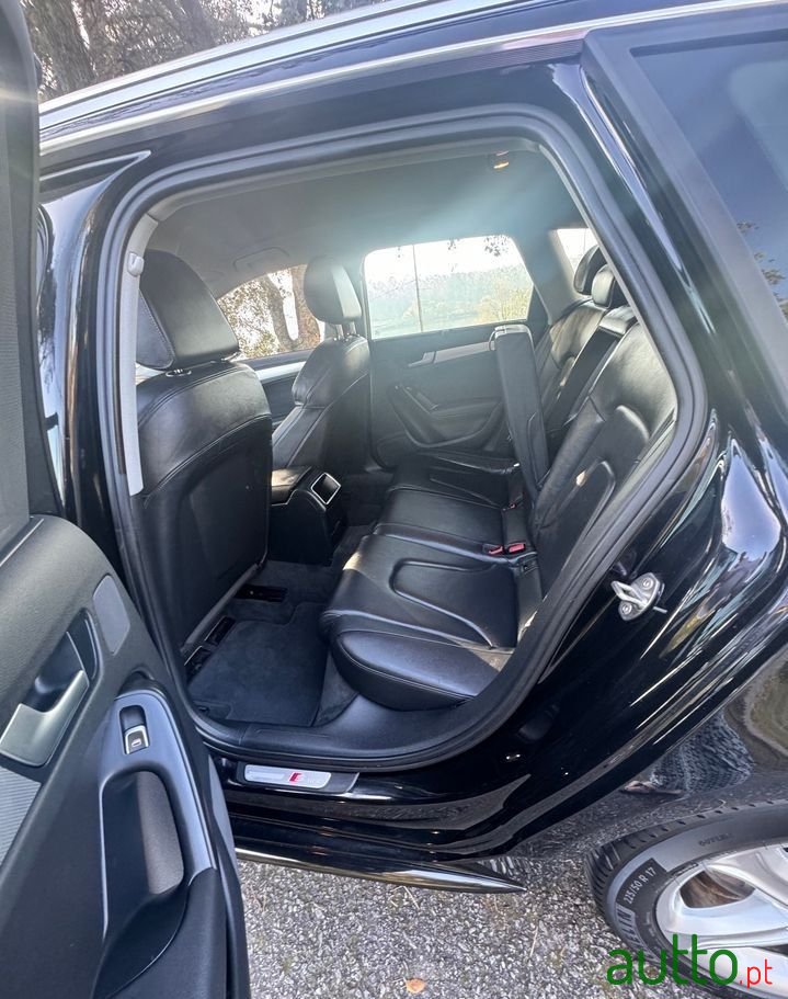 2015' Audi A4 Avant photo #5