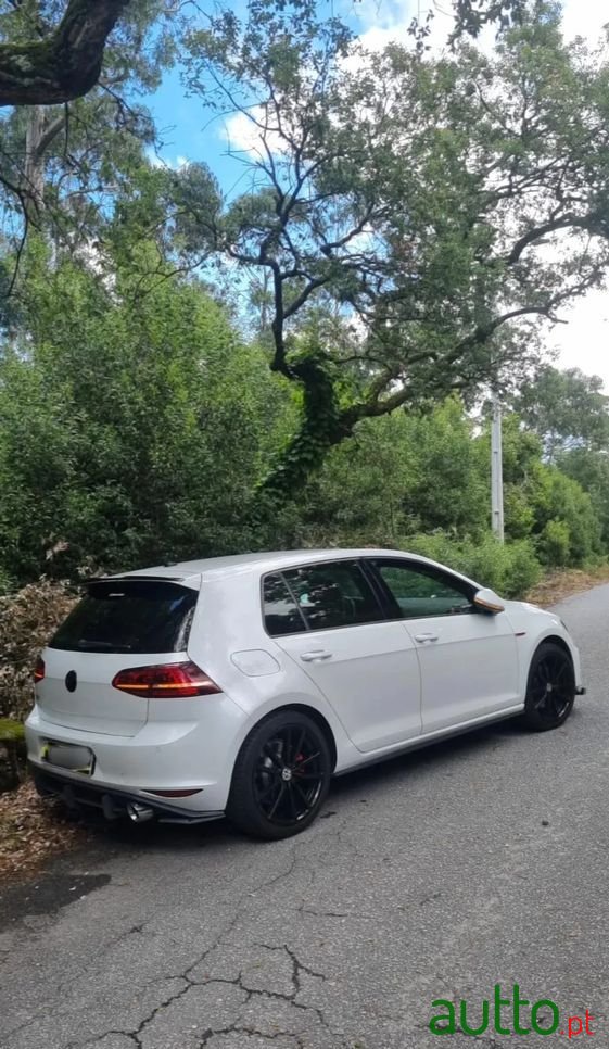 2013' Volkswagen Golf photo #4