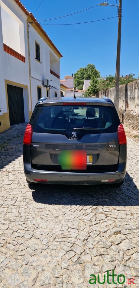 2016' Peugeot 5008 1.6 Bluehdi Style photo #4