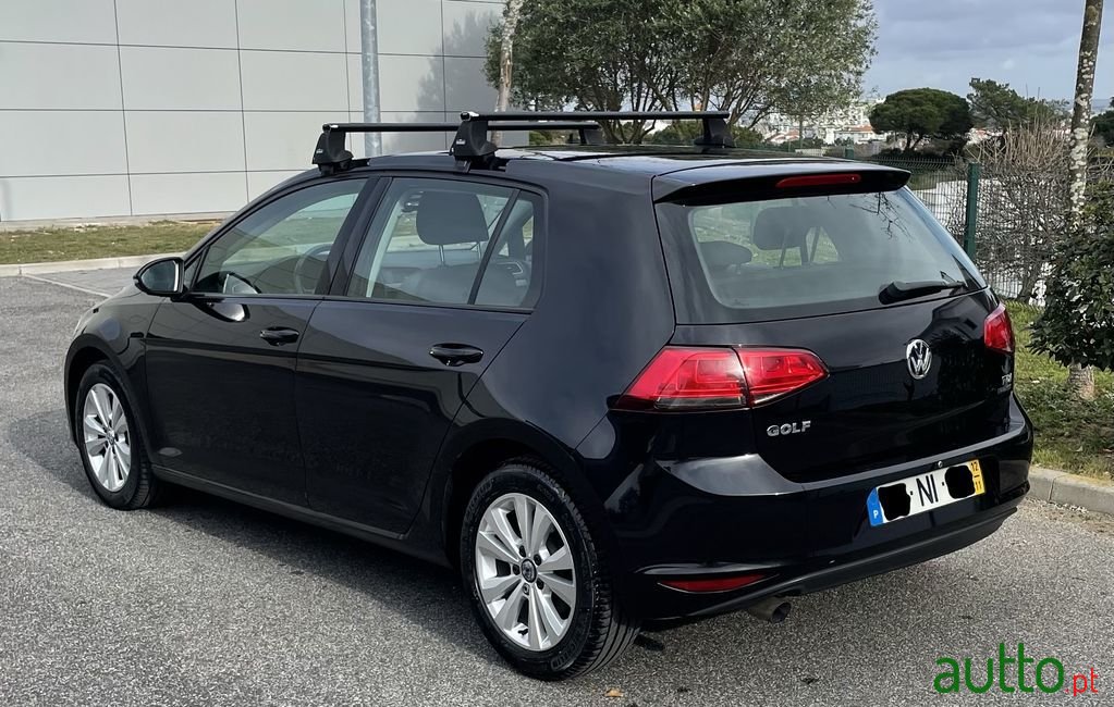 2012' Volkswagen Golf photo #3