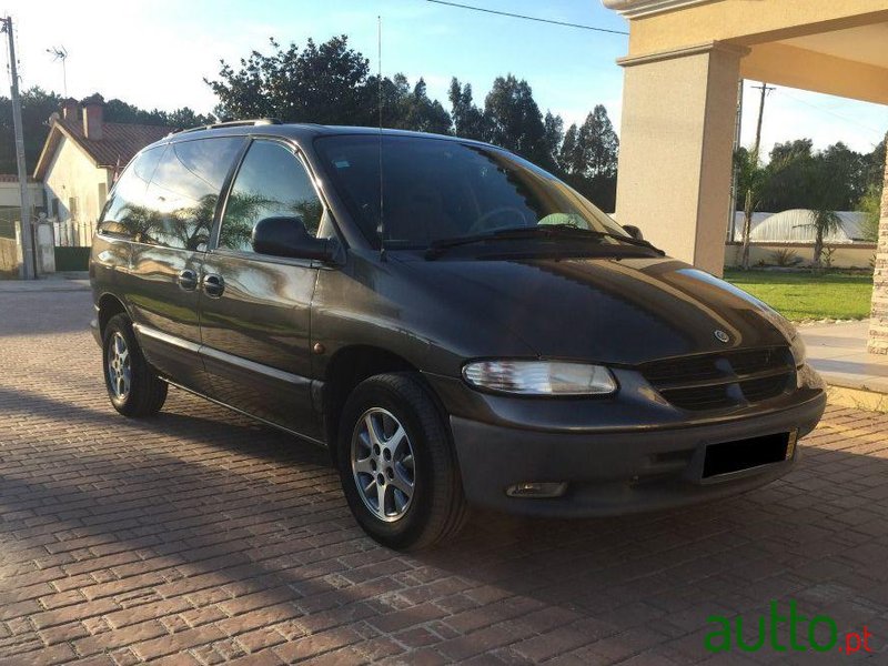 2000' Chrysler Voyager 2.5 Td Le photo #1