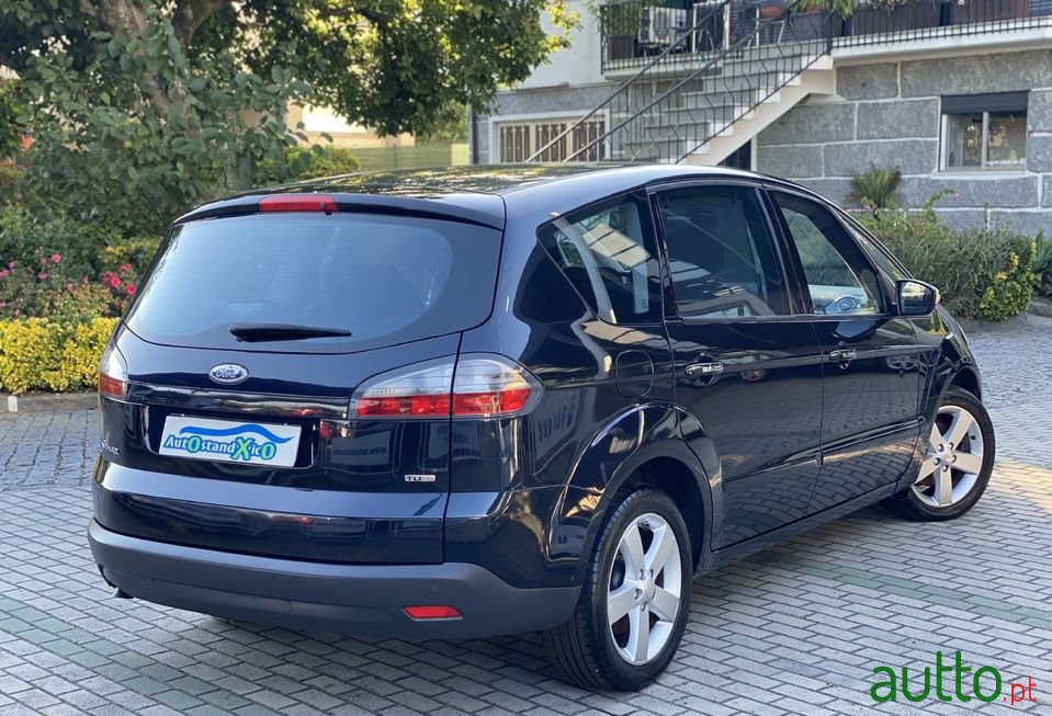2010' Ford S-Max photo #2