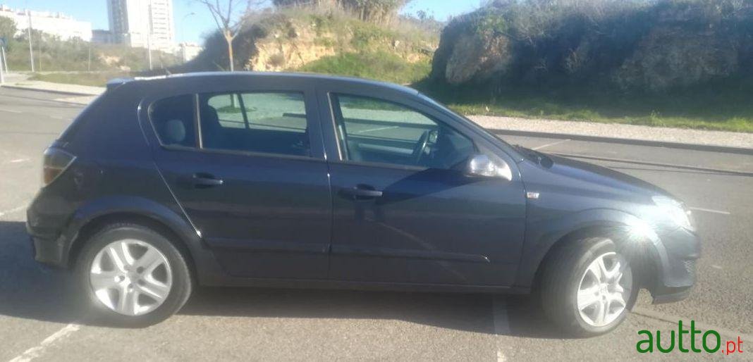 2009' Opel Astra 1.4 16 V Cosmo photo #2