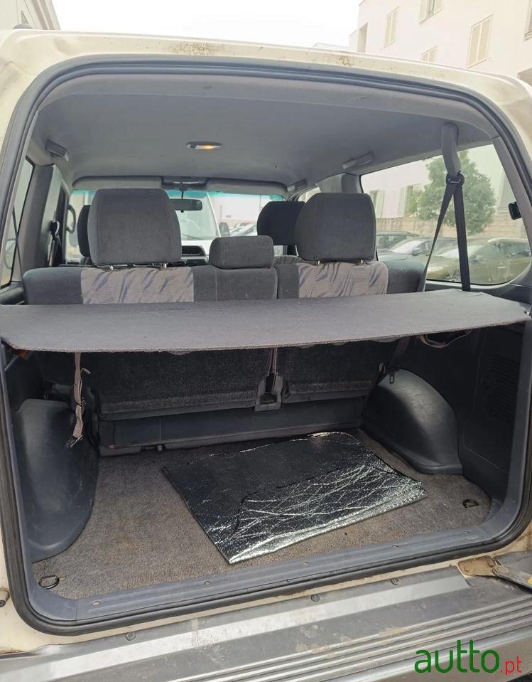 2001' Toyota Land Cruiser 3.0 D-4D photo #2