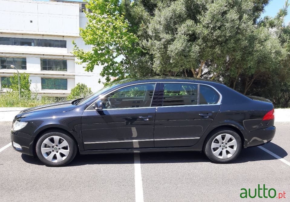 2012' Skoda Superb photo #4