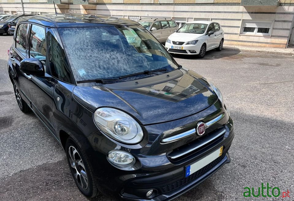 2018' Fiat 500L photo #1