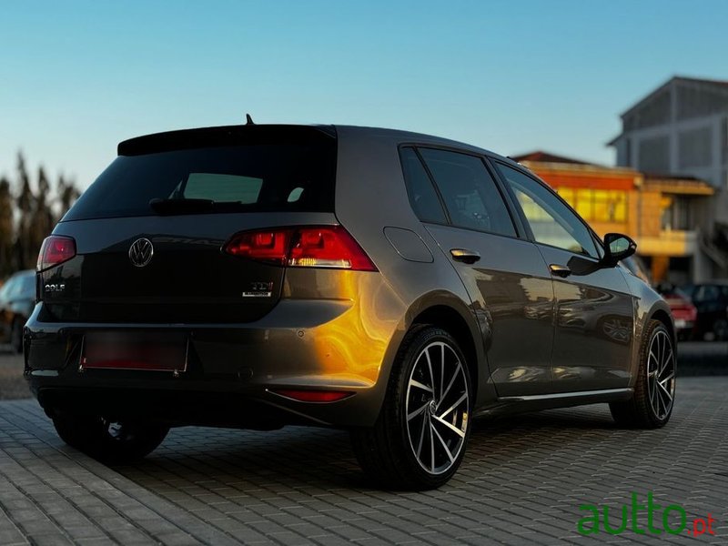 2015' Volkswagen Golf photo #5