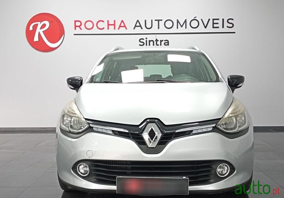 2015' Renault Clio Sport Tourer photo #2