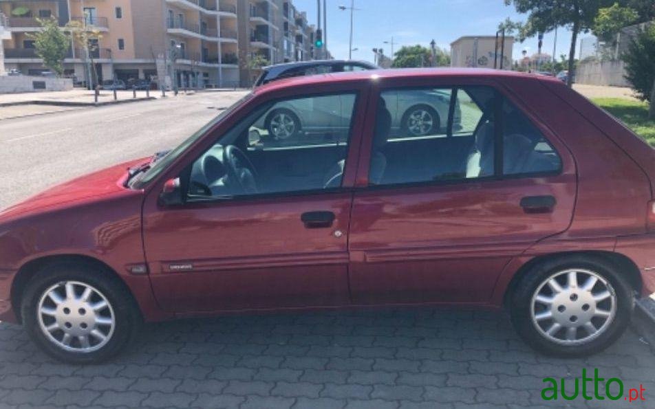 2002' Citroen Saxo Exclusive photo #2
