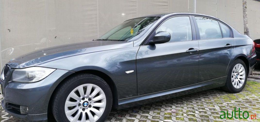 2009' BMW 320 Sport photo #1