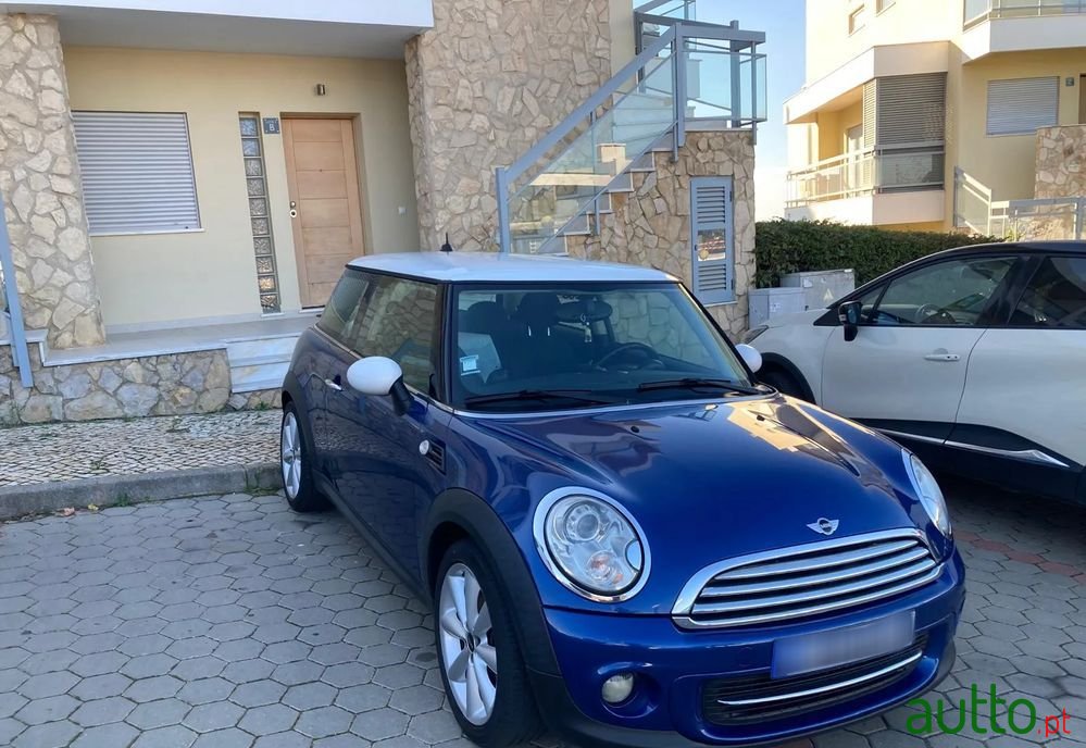 2012' MINI Cooper D photo #2