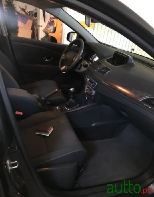 2012' Renault Megane photo #3