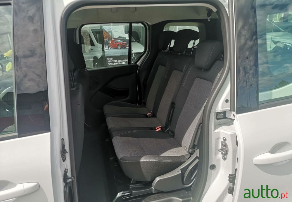 2023' Mercedes-Benz Ecitan Tourer 45 Kwh photo #3