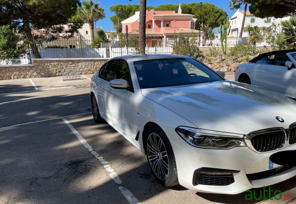 2017' BMW 525 photo #2