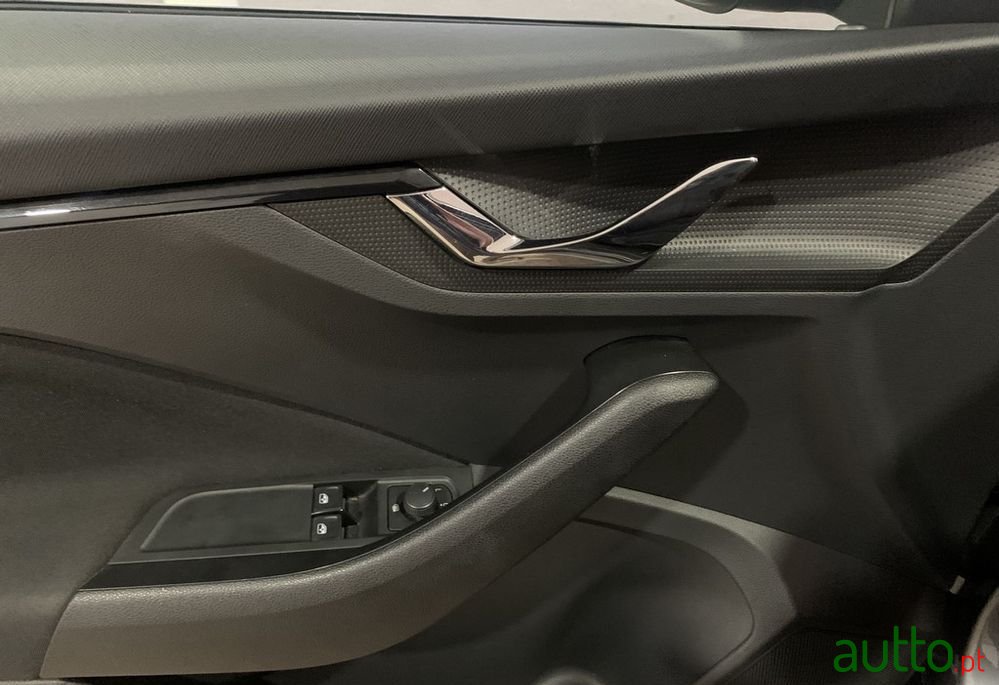 2022' Skoda Kamiq 1.0 Tsi Style photo #5