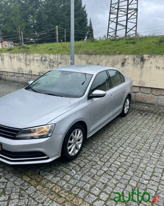 2015' Volkswagen Jetta photo #2