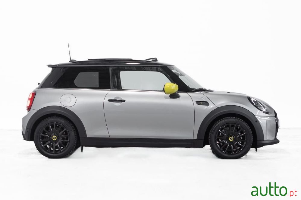 2023' MINI Cooper Se 3 Portas photo #2