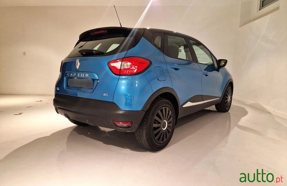 2015' Renault Captur photo #4