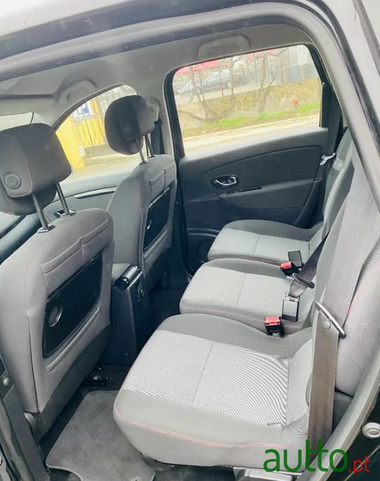 2013' Renault Grand Scenic photo #6